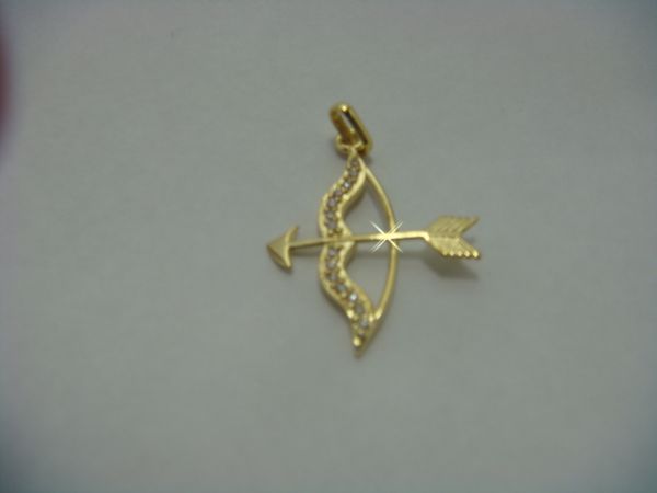 MINI PINGENTE CUPIDO EM OURO 18 KILATES