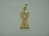 MINI PINGENTE VESTIDINHO EM OURO 18 KILATES